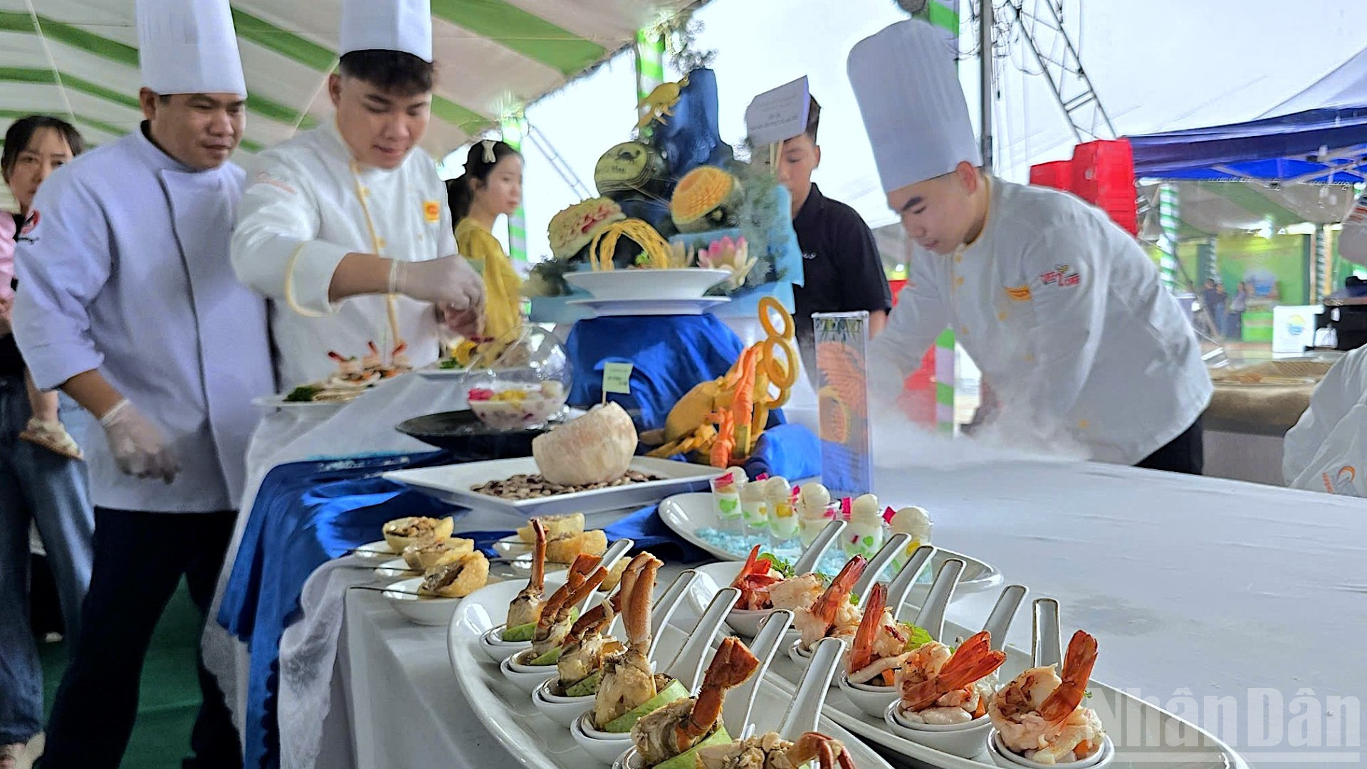 Ca Mau “ទាញយកប្រយោជន៍ពីស្ថានភាព” ដើម្បីអភិវឌ្ឍន៍ទេសចរណ៍ - រូបថត ៩. Cà Mau “thuận thế đẩy thuyền” để phát triển du lịch - Ảnh 9.