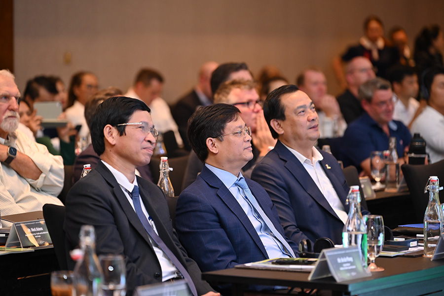 ជំរុញកិច្ចសហប្រតិបត្តិការដើម្បីធ្វើឱ្យវៀតណាមក្លាយជាគោលដៅទេសចរណ៍វាយកូនហ្គោលនាំមុខគេលើពិភពលោក - រូបថត ២. Thúc đẩy hợp tác đưa Việt Nam trở thành điểm đến du lịch Golf hàng đầu thế giới - Ảnh 2.