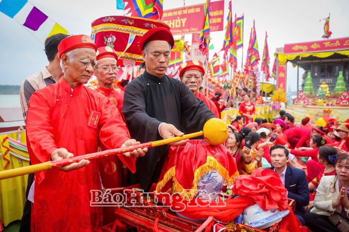 Hưng Yên phát huy giá trị di sản văn hóa phi vật thể quốc gia gắn với phát triển du lịch - Ảnh 1.