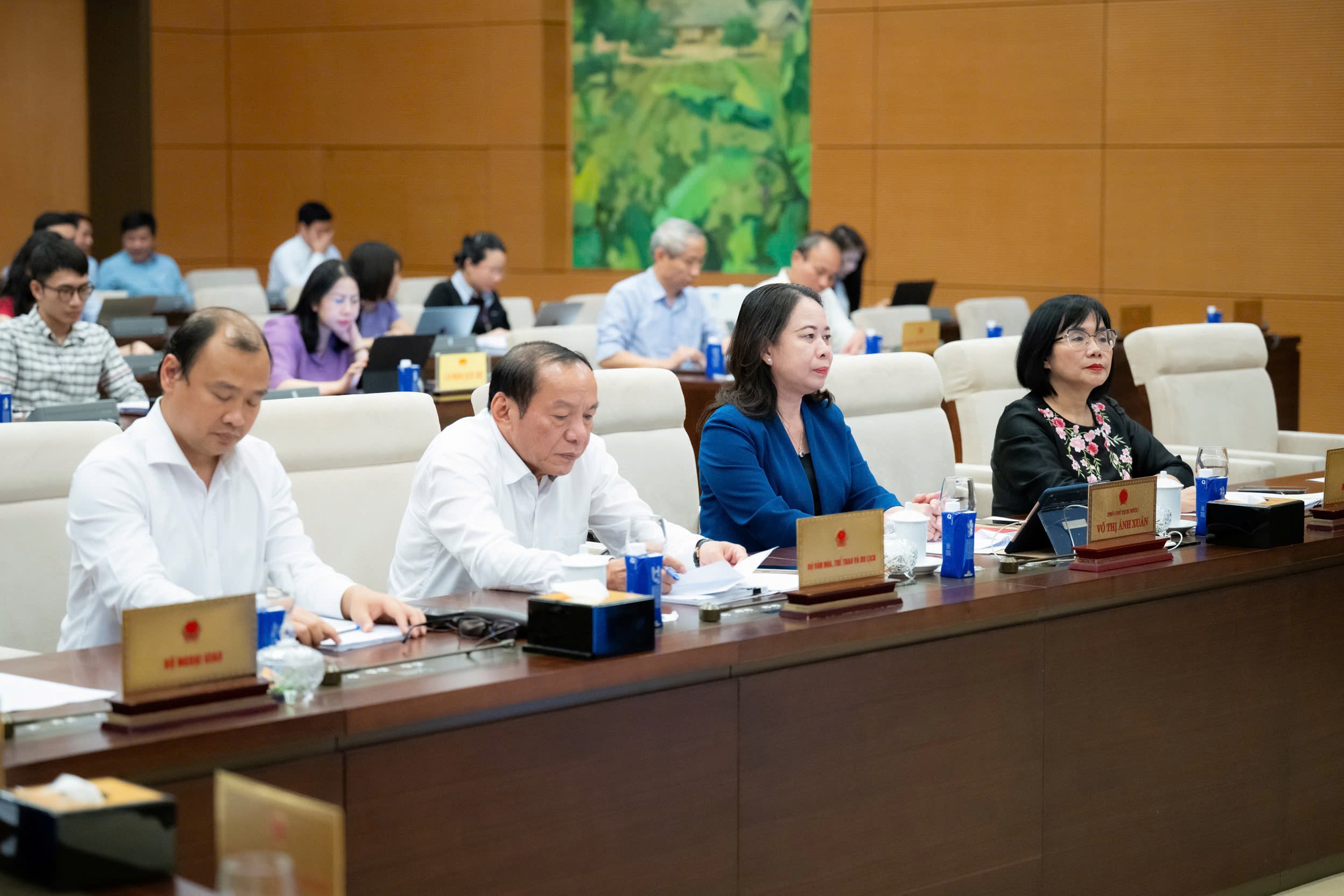 Ủy ban Thường vụ Quốc hội cho ý kiến về dự án Luật Báo chí (sửa đổi) - Ảnh 4.