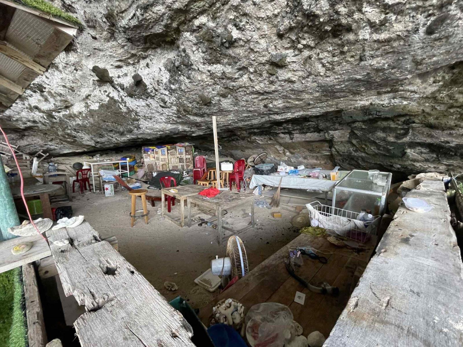 Quảng Ngãi: Xử lý nghiêm sai phạm trong kinh doanh du lịch tại thắng cảnh Hang Câu - Lý Sơn - Ảnh 2. Quảng Ngãi: Xử lý nghiêm sai phạm trong kinh doanh du lịch tại thắng cảnh Hang Câu - Lý Sơn - Ảnh 2.