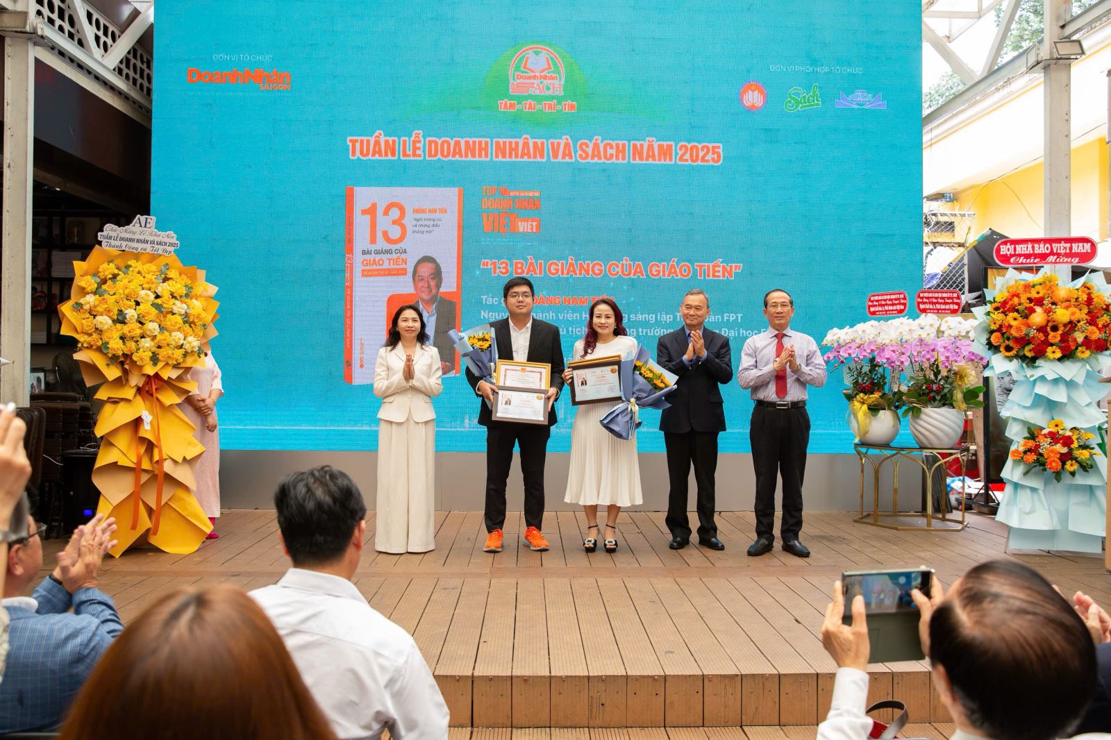 TP Hồ Chí Minh: Tôn vinh văn hóa đọc trong giới doanh nhân - Ảnh 4. TP Hồ Chí Minh: Tôn vinh văn hóa đọc trong giới doanh nhân - Ảnh 4.