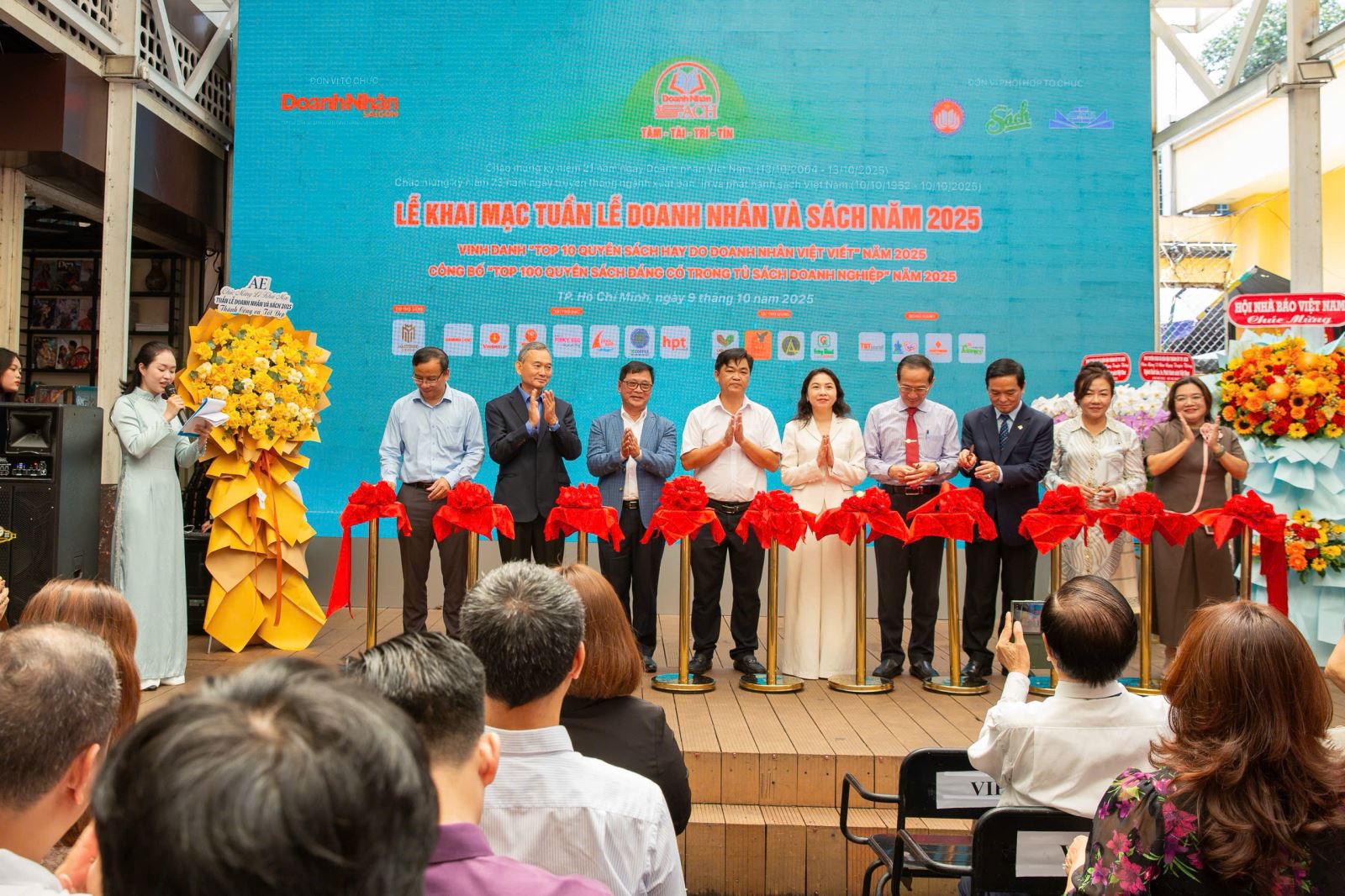 TP Hồ Chí Minh: Tôn vinh văn hóa đọc trong giới doanh nhân - Ảnh 2. TP Hồ Chí Minh: Tôn vinh văn hóa đọc trong giới doanh nhân - Ảnh 2.