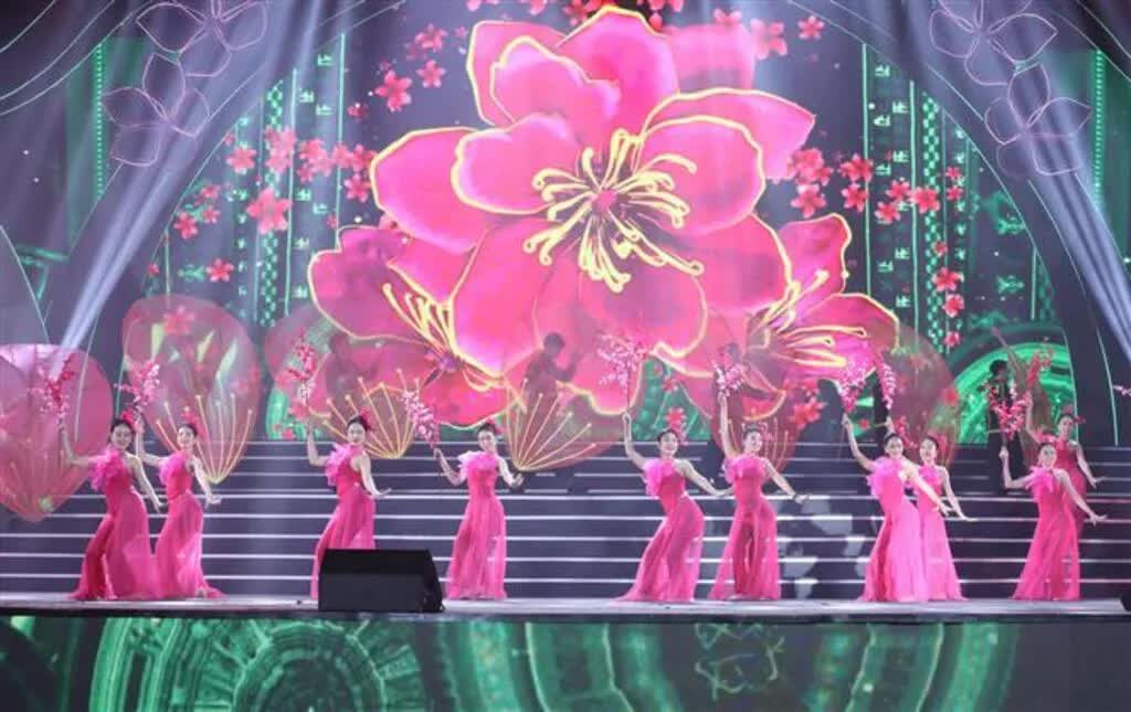 បញ្ជាក់ម៉ាកសញ្ញាទេសចរណ៍ជាមួយអត្តសញ្ញាណរបស់ Lang Son - រូបថត ១. Khẳng định thương hiệu du lịch mang đậm bản sắc xứ Lạng - Ảnh 1.