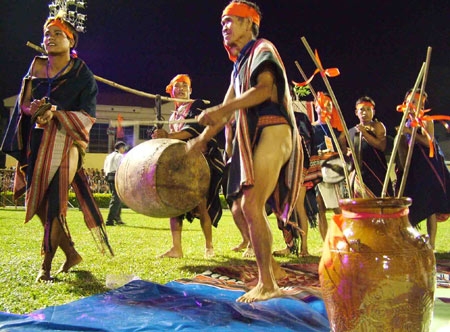 Văn hóa Tây Nguyên- “chìa khóa” để đồng bào DTTS tự tin thoát nghèo - Ảnh 2.