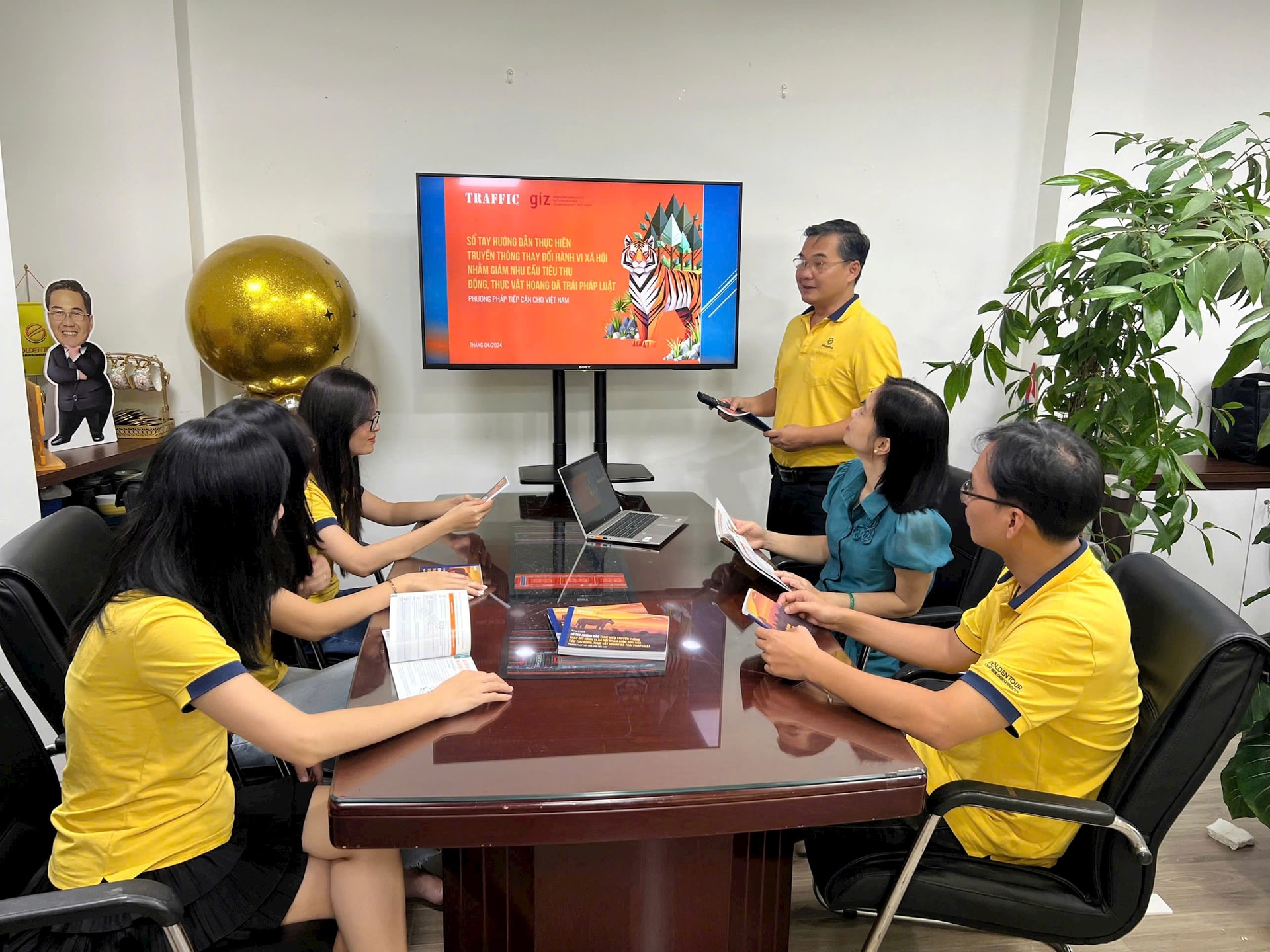 Doanh nghiệp du lịch Thủ đô tiên phong hưởng ứng Bộ tiêu chí văn hóa kinh doanh Việt Nam 2025 - Ảnh 2.