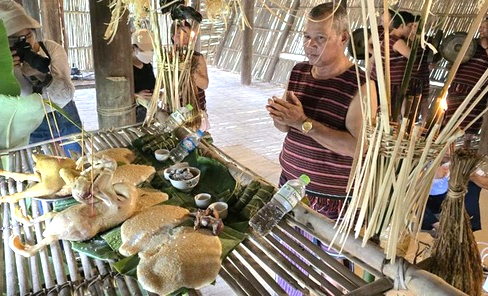 Đồng Nai: Biến nét đẹp dân tộc thành “vốn” phát triển kinh tế, giảm nghèo  - Ảnh 1.