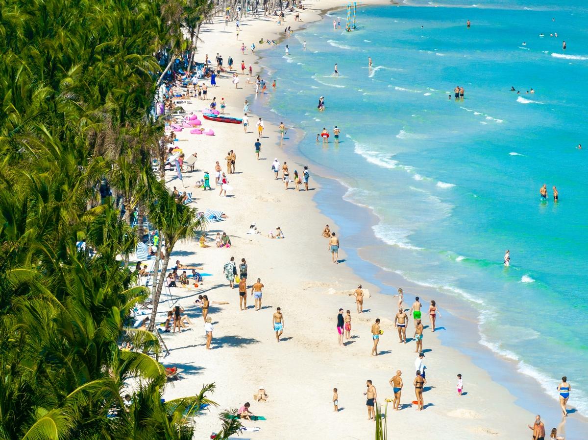 যুক্তরাজ্য এবং মার্কিন যুক্তরাষ্ট্রের ভ্রমণ গাইডদের মতে, ফু কুওক পরিবারের জন্য সেরা গন্তব্যস্থল - ছবি ২। Phú Quốc được cẩm nang du lịch từ Anh và Mỹ nhận định là điểm đến tốt nhất cho gia đình - Ảnh 2.