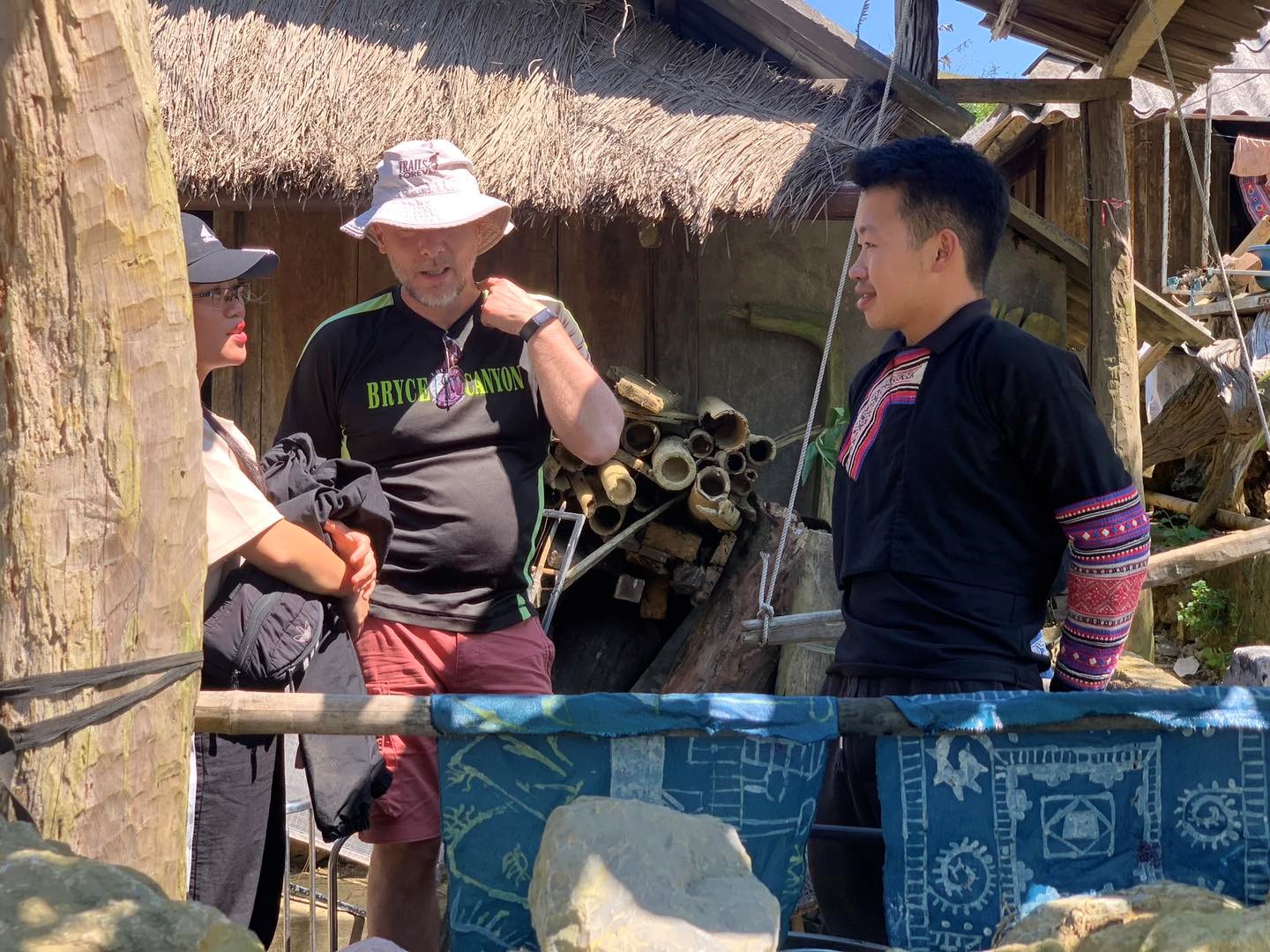 Đưa làng nghề truyền thống trở thành trụ cột kinh tế bền vững, góp phần bảo tồn các giá trị văn hóa truyền thống - Ảnh 3.