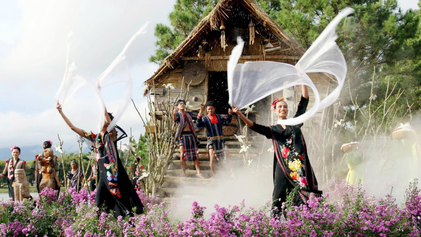 Λαμ Ντονγκ: Αποτελεσματική αξιοποίηση του δυναμικού του πολιτιστικού τουρισμού - Φωτογραφία 1. Lâm Đồng: Khai thác hiệu quả tiềm năng du lịch văn hóa - Ảnh 1.