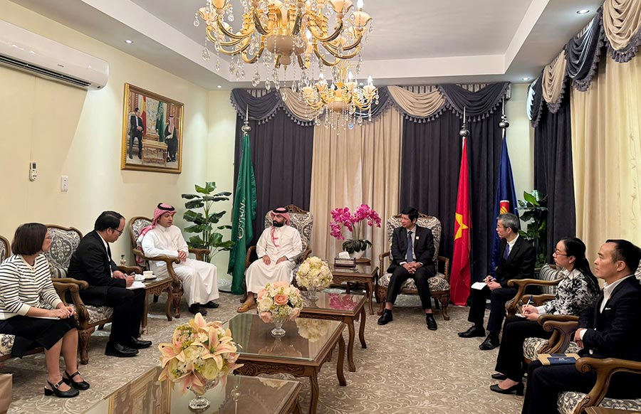 A Arábia Saudita deseja promover a cooperação em investimentos e fortalecer os laços turísticos com o Vietnã - Foto 1. Ả-rập Xê-út mong muốn thúc đẩy hợp tác đầu tư, tăng cường kết nối du lịch với Việt Nam - Ảnh 1.