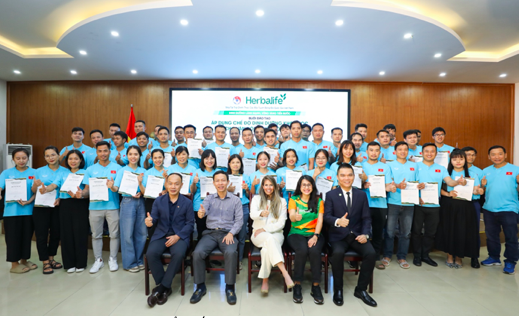 នាំយកស្តង់ដារអាហារូបត្ថម្ភកីឡាអន្តរជាតិមកវៀតណាម - រូបថត ៣. Đưa chuẩn mực dinh dưỡng thể thao quốc tế đến với Việt Nam - Ảnh 3.