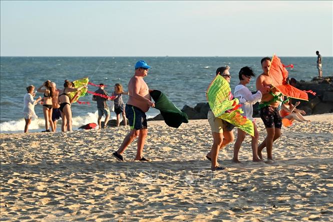 Các địa phương ven biển Lâm Đồng bước vào mùa cao điểm đón khách trú đông - Ảnh 1.