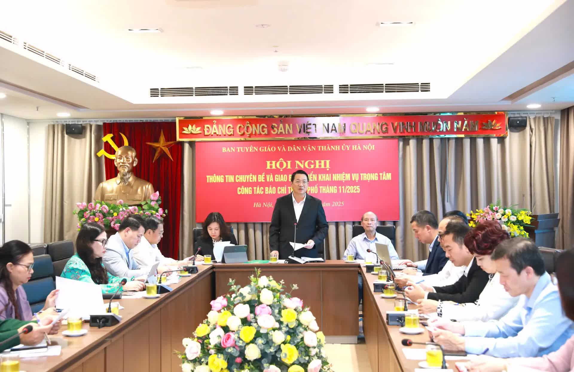 Hanoi accelererar turismens utveckling med målet att bli en civiliserad och attraktiv destination - Foto 1. Hà Nội tăng tốc phát triển du lịch, hướng tới điểm đến văn minh, hấp dẫn - Ảnh 1.