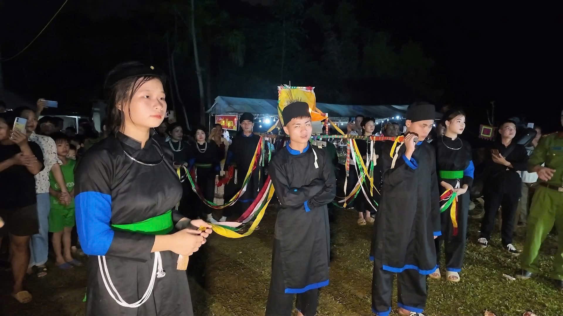 Tuyên Quang: Giữ gìn Di sản văn hóa phi vật thể quốc gia Lễ hội Nàng Hai của người Tày Ngạn - Ảnh 2. Tuyên Quang: Giữ gìn Di sản văn hóa phi vật thể quốc gia Lễ hội Nàng Hai của người Tày Ngạn - Ảnh 2.