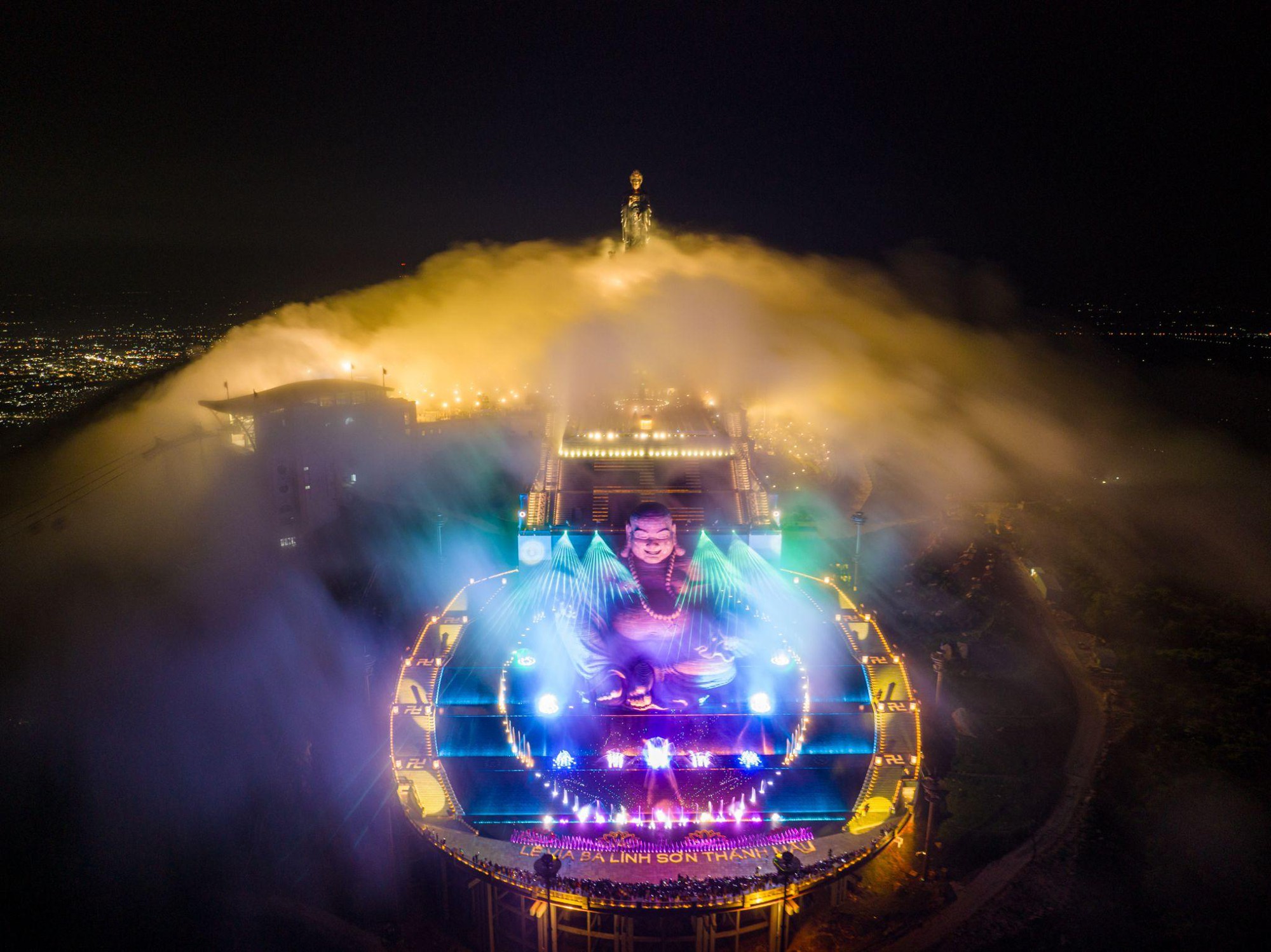 Khu du lịch núi Bà Đen ưu đãi và tặng quà đặc biệt cho giáo viên trong tháng 11 - Ảnh 3. Khu du lịch núi Bà Đen ưu đãi và tặng quà đặc biệt cho giáo viên trong tháng 11 - Ảnh 3.