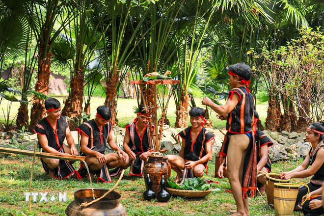 Đắk Lắk: Đẩy mạnh quảng bá, bảo tồn giá trị văn hóa đặc sắc của các dân tộc - Ảnh 3. Đắk Lắk: Đẩy mạnh quảng bá, bảo tồn giá trị văn hóa đặc sắc của các dân tộc - Ảnh 3.