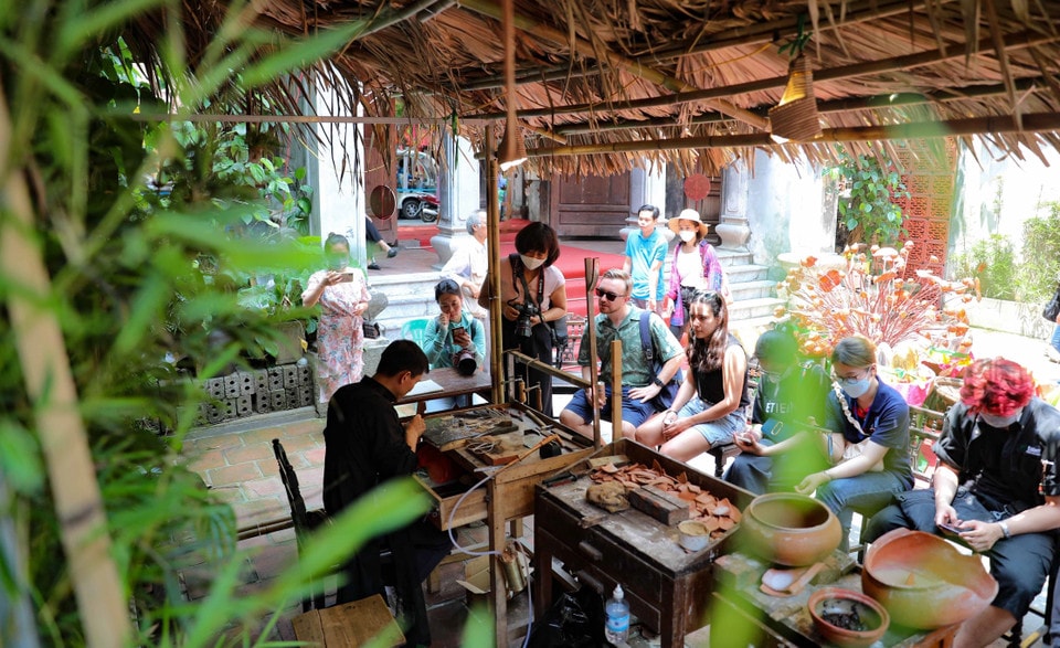 Nhiều hoạt động tôn vinh di sản văn hóa trong khu phố cổ Hà Nội - Ảnh 1.