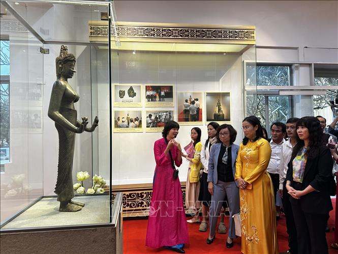 Đà Nẵng giới thiệu 16 bảo vật quốc gia đến công chúng - Ảnh 2. Đà Nẵng giới thiệu 16 bảo vật quốc gia đến công chúng - Ảnh 2.