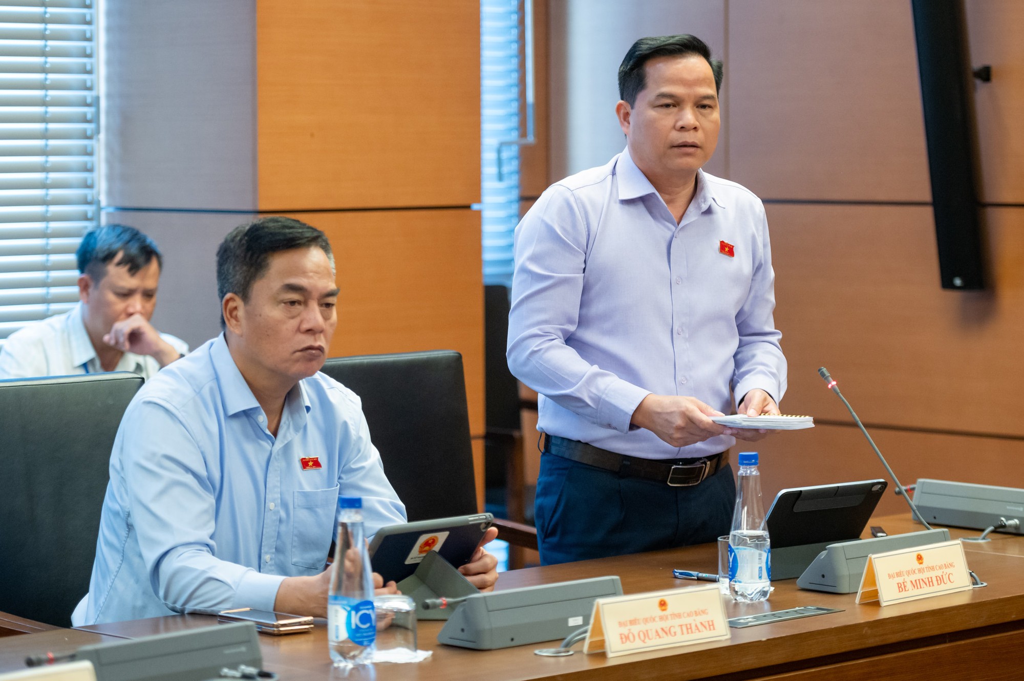 Đại biểu Quốc hội đề nghị bổ sung nguyên tắc bảo vệ bản sắc văn hóa dân tộc khi sử dụng AI - Ảnh 3.