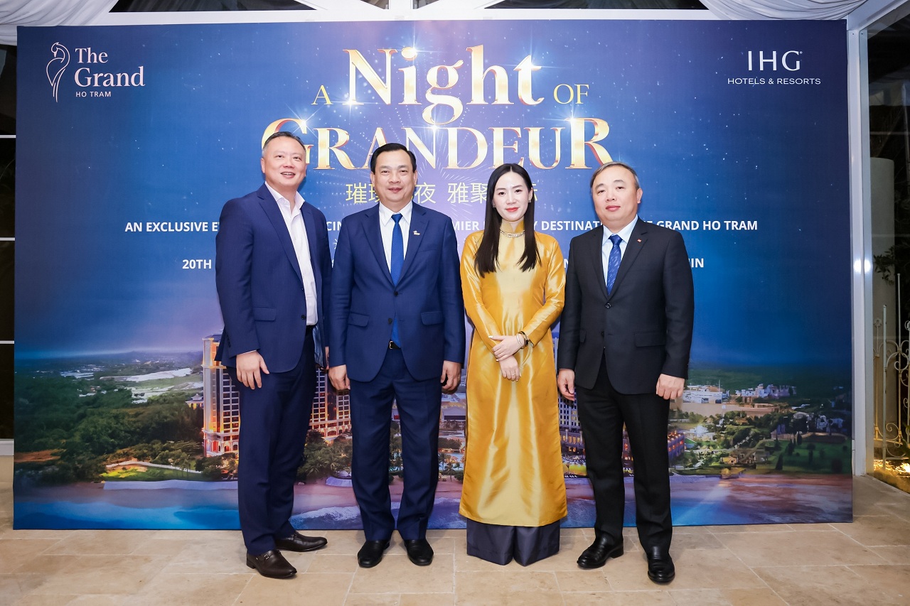 Βιετναμέζικη αντιπροσωπεία προωθεί τον προορισμό Grand Ho Tram στη Σαγκάη της Κίνας - Φωτογραφία 1. Đoàn Việt Nam quảng bá điểm đến The Grand Hồ Tràm tại Thượng Hải, Trung Quốc - Ảnh 1.