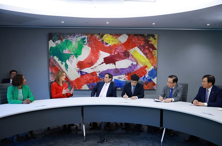 Thủ tướng thăm, làm việc tại thị trường chứng khoán lớn nhất châu Phi - Ảnh 2.