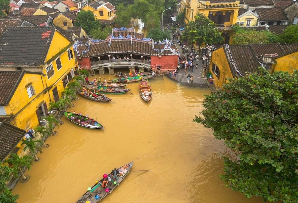 תיירות במרכז וייטנאם: צורך בבניית מוסדות בטיחות לתיירים - תמונה 2. Du lịch miền Trung: Cần xây dựng thiết chế an toàn cho du khách - Ảnh 2.