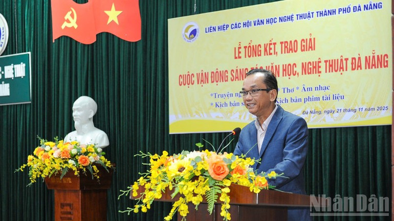 Đà Nẵng: Trao tặng 55 giải thưởng cho các tác phẩm có giá trị nghệ thuật cao - Ảnh 3.