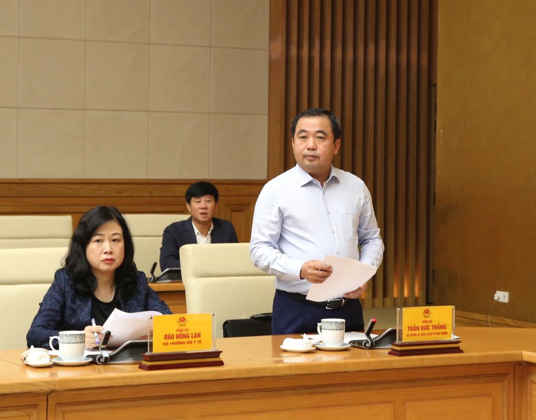 Từ Nam Phi, Thủ tướng chủ trì cuộc họp trực tuyến về ứng phó, khắc phục hậu quả mưa lũ - Ảnh 3.