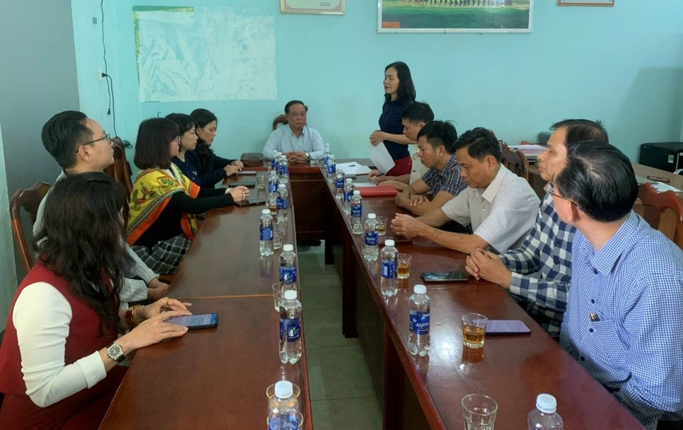 រដ្ឋបាលទេសចរណ៍ជាតិវៀតណាម ធ្វើការស្ទង់មតិលើការអភិវឌ្ឍន៍ផលិតផលទេសចរណ៍សហគមន៍នៅខេត្ត Quang Ngai - រូបថត ៤. Cục Du lịch Quốc gia Việt Nam tổ chức khảo sát phát triển sản phẩm du lịch cộng đồng tại Quảng Ngãi - Ảnh 4.