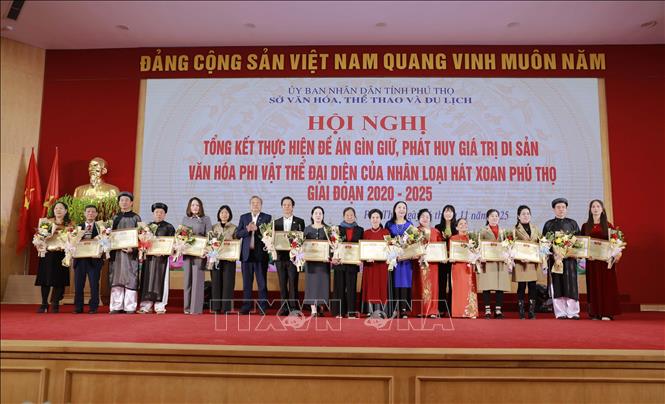 Phú Thọ: Phát triển các sản phẩm du lịch gắn với Hát Xoan theo hướng bền vững - Ảnh 3. Phú Thọ: Phát triển các sản phẩm du lịch gắn với Hát Xoan theo hướng bền vững - Ảnh 3.