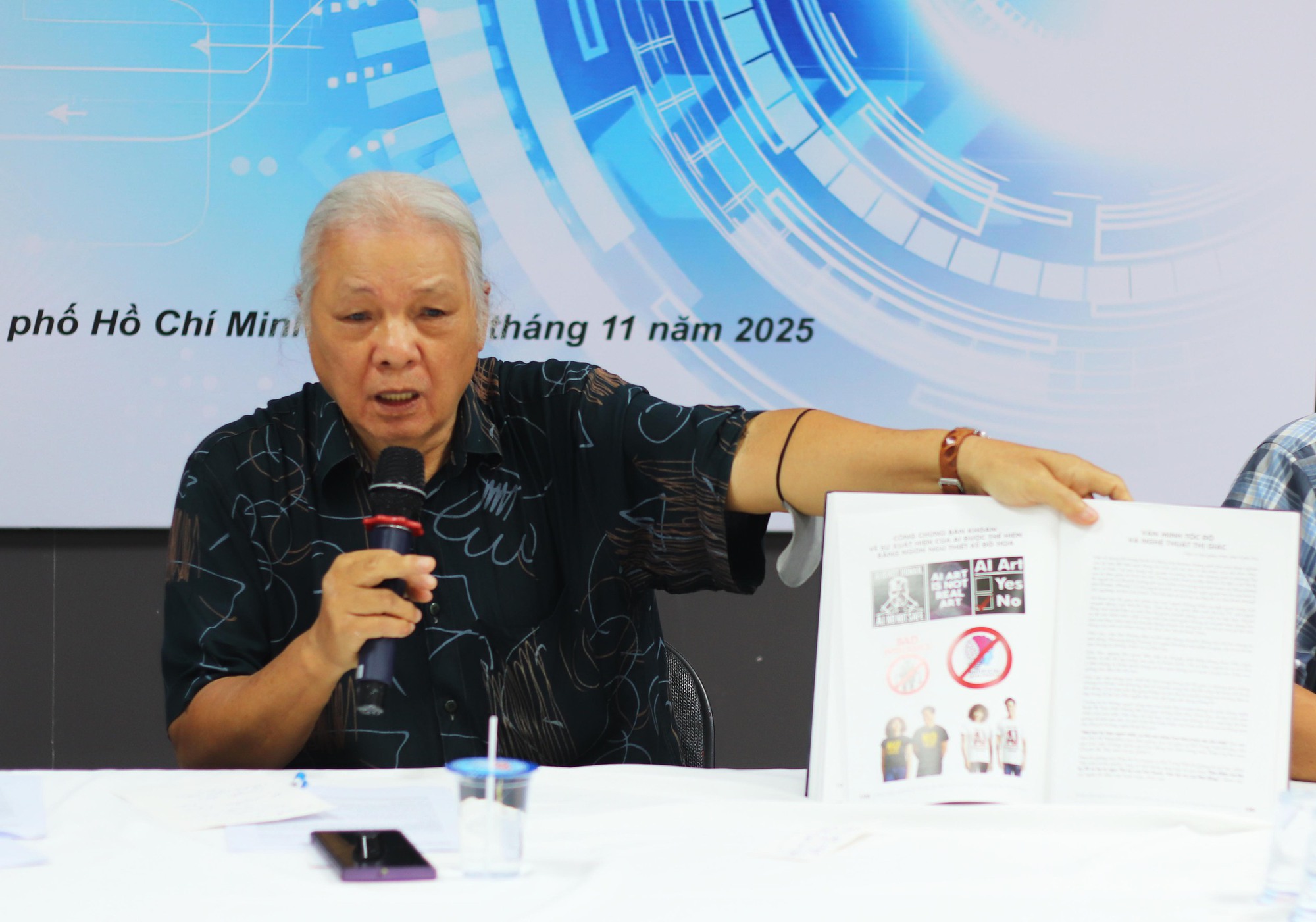 "Định vị" vai trò của AI trong nghệ thuật: Nghệ sĩ và AI - Lằn ranh giữa "trợ thủ" và "kẻ thay thế" - Ảnh 3. "Định vị" vai trò của AI trong nghệ thuật: Nghệ sĩ và AI - Lằn ranh giữa "trợ thủ" và "kẻ thay thế" - Ảnh 3.