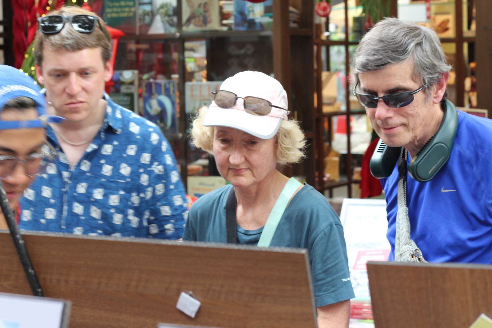 Lễ hội Nhiếp ảnh quốc tế 2025 bắt đầu với triển lãm 'Không biên giới' - Ảnh 2. Lễ hội Nhiếp ảnh quốc tế 2025 bắt đầu với triển lãm 'Không biên giới' - Ảnh 2.