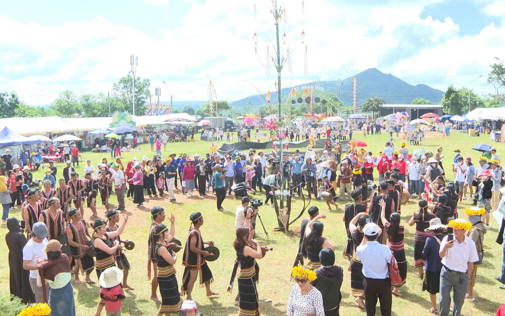 Gia Lai gìn giữ và phát huy bản sắc văn hóa dân tộc thiểu số - Nền tảng cho du lịch bền vững