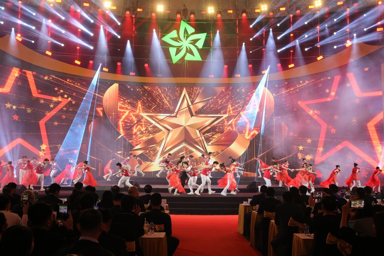 Statsminister: Den första höstmässan – 2025 har blivit en festival för kreativ teknologi samt konst och kultur – Foto 6. Thủ tướng: Hội chợ mùa Thu lần thứ nhất – 2025 đã trở thành lễ hội của công nghệ sáng tạo và văn hóa nghệ thuật - Ảnh 6.