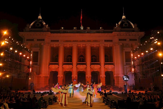 Công nghiệp văn hóa Hà Nội từng bước gia tăng sức cạnh tranh và hội nhập quốc tế - Ảnh 1. Công nghiệp văn hóa Hà Nội từng bước gia tăng sức cạnh tranh và hội nhập quốc tế - Ảnh 1.