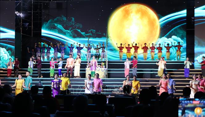 Cần Thơ: Lễ hội Ok om bok - 'Rực rỡ sông trăng, bừng sáng di sản' - Ảnh 3.