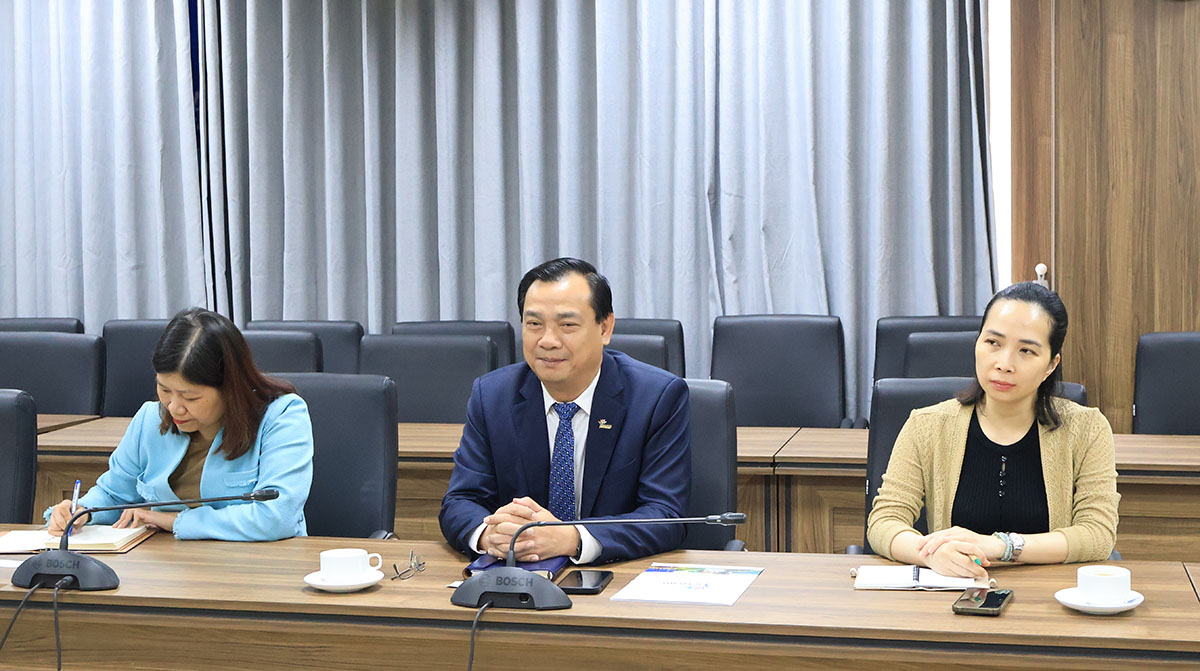 Cục trưởng Nguyễn Trùng Khánh tiếp và làm việc với Lãnh đạo cấp cao Hiệp hội vận tải Hàng không quốc tế (IATA) - Ảnh 2. Cục trưởng Nguyễn Trùng Khánh tiếp và làm việc với Lãnh đạo cấp cao Hiệp hội vận tải Hàng không quốc tế (IATA) - Ảnh 2.