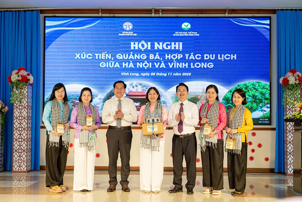 Hội nghị xúc tiến, quảng bá, hợp tác phát triển du lịch giữa Hà Nội và Vĩnh Long - Ảnh 5. Hội nghị xúc tiến, quảng bá, hợp tác phát triển du lịch giữa Hà Nội và Vĩnh Long - Ảnh 5.