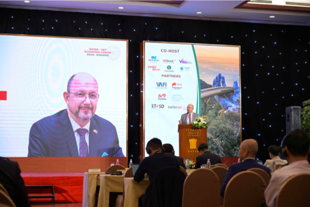 Long Châu - Đại diện tiêu biểu của Việt Nam đồng hành cùng kiến tạo tương lai Y tế số tại SVEF 2025 - Ảnh 3.