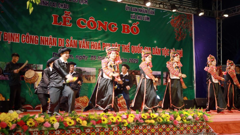 Công nhận xòe Hà Nhì và diễn xướng "Xa nhà ca" là Di sản văn hóa phi vật thể quốc gia - Ảnh 2. Công nhận xòe Hà Nhì và diễn xướng "Xa nhà ca" là Di sản văn hóa phi vật thể quốc gia - Ảnh 2.