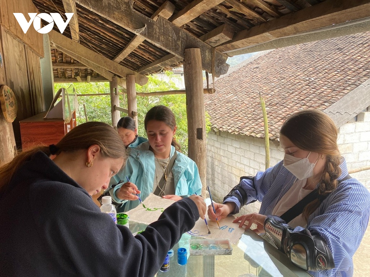 Du lịch Cao Bằng hướng tới xanh và là ngành kinh tế mũi nhọn - Ảnh 2. Du lịch Cao Bằng hướng tới xanh và là ngành kinh tế mũi nhọn - Ảnh 2.