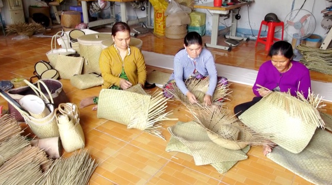 An Giang xây dựng hệ thống giám sát, đánh giá đồng bộ cho Chương trình giảm nghèo bền vững - Ảnh 1. An Giang xây dựng hệ thống giám sát, đánh giá đồng bộ cho Chương trình giảm nghèo bền vững - Ảnh 1.