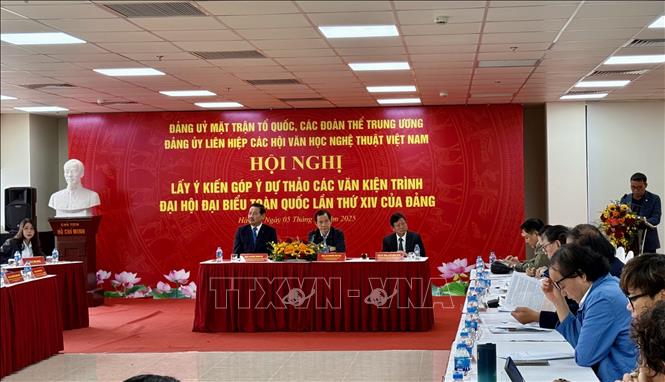 Văn nghệ sĩ góp ý dự thảo văn kiện Đại hội XIV của Đảng - Ảnh 1. Văn nghệ sĩ góp ý dự thảo văn kiện Đại hội XIV của Đảng - Ảnh 1.