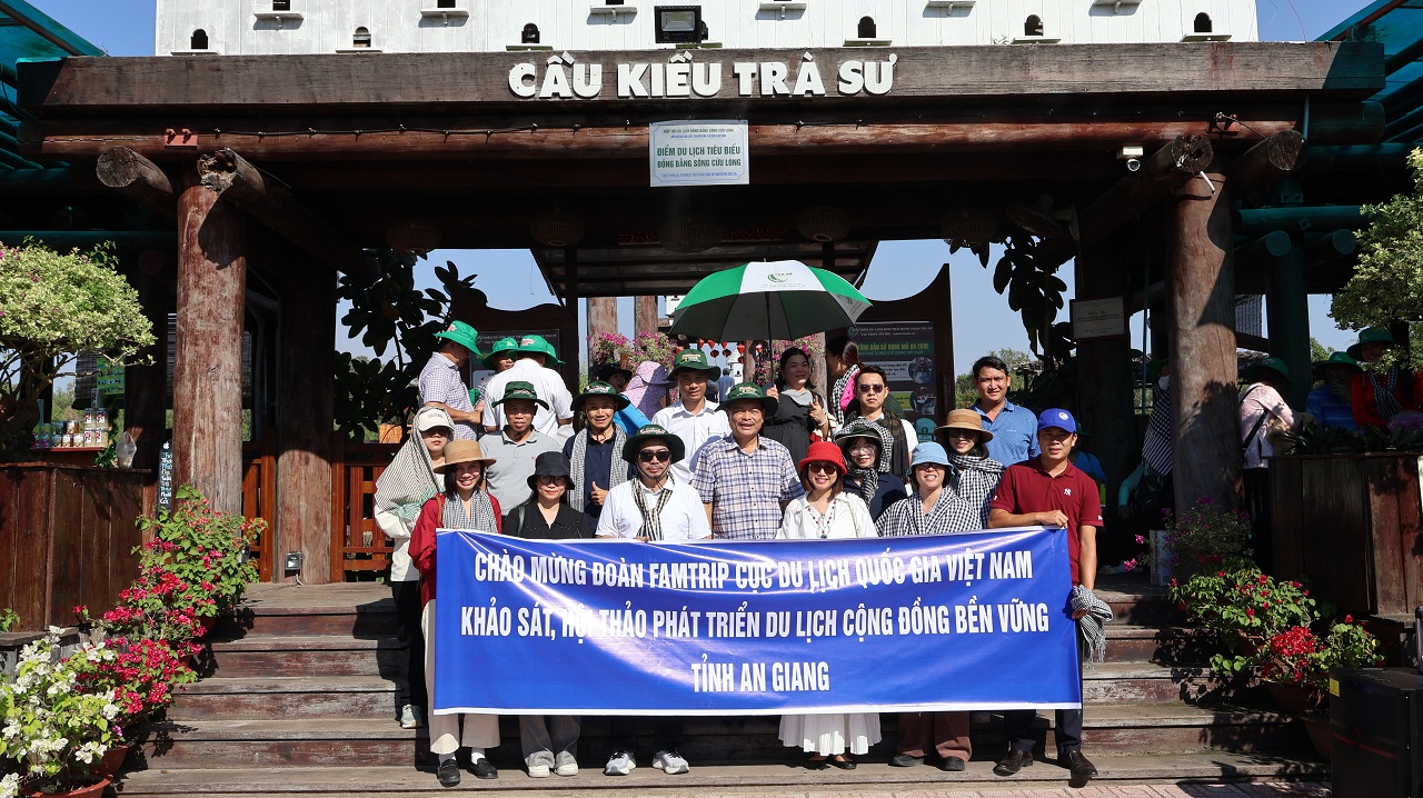 ベトナム国家観光総局がアンザン省でコミュニティ観光調査を実施 - 写真2。 Cục Du lịch Quốc gia Việt Nam tổ chức khảo sát du lịch cộng đồng tỉnh An Giang - Ảnh 2.