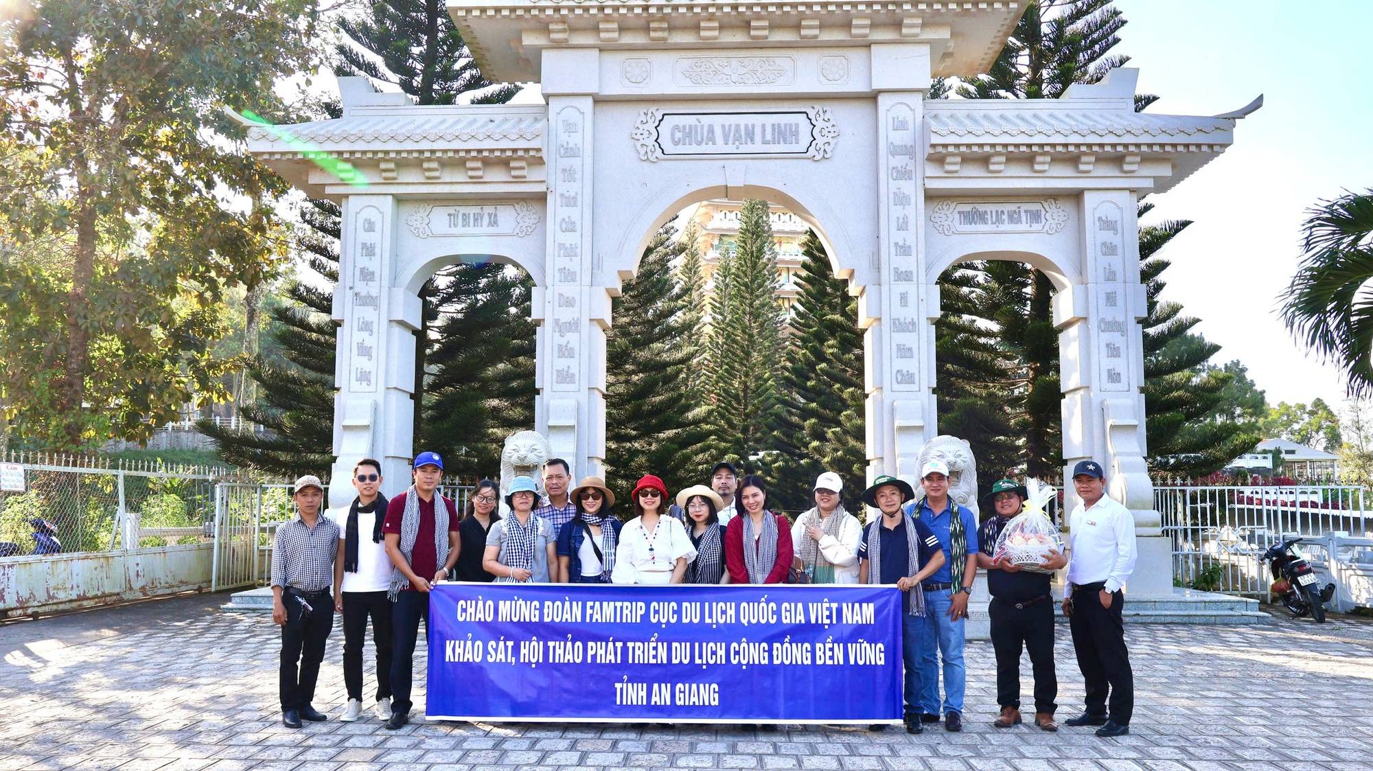 ベトナム国家観光総局がアンザン省でコミュニティ観光調査を実施 - 写真4。 Cục Du lịch Quốc gia Việt Nam tổ chức khảo sát du lịch cộng đồng tỉnh An Giang - Ảnh 4.