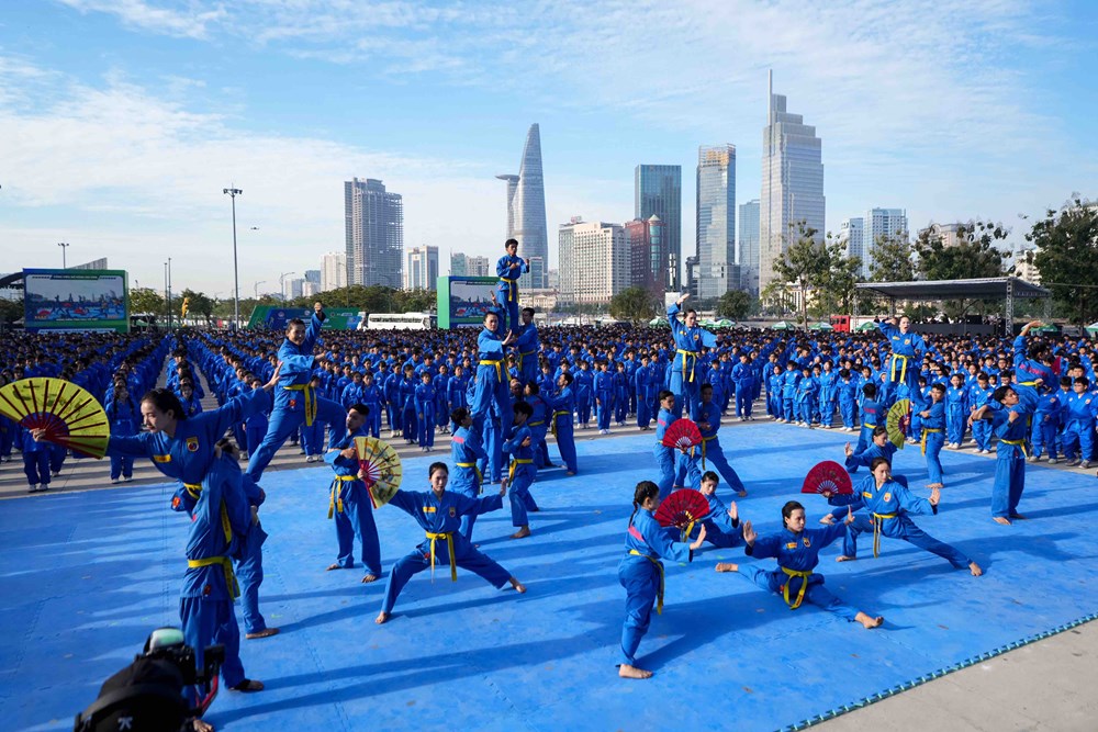 60.000 học sinh đồng diễn võ nhạc Vovinam, lập kỷ lục kép Việt Nam và thế giới - Ảnh 3.