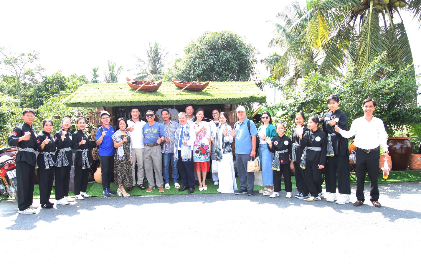 Vietnams nasjonale turistadministrasjon gjennomførte en undersøkelse om utviklingen av landbruks- og bygdeturisme i Mekongdelta-provinsene - Foto 7. Cục Du lịch Quốc gia Việt Nam tổ chức khảo sát phát triển du lịch nông nghiệp - nông thôn tại các tỉnh Đồng bằng sông Cửu Long - Ảnh 7.