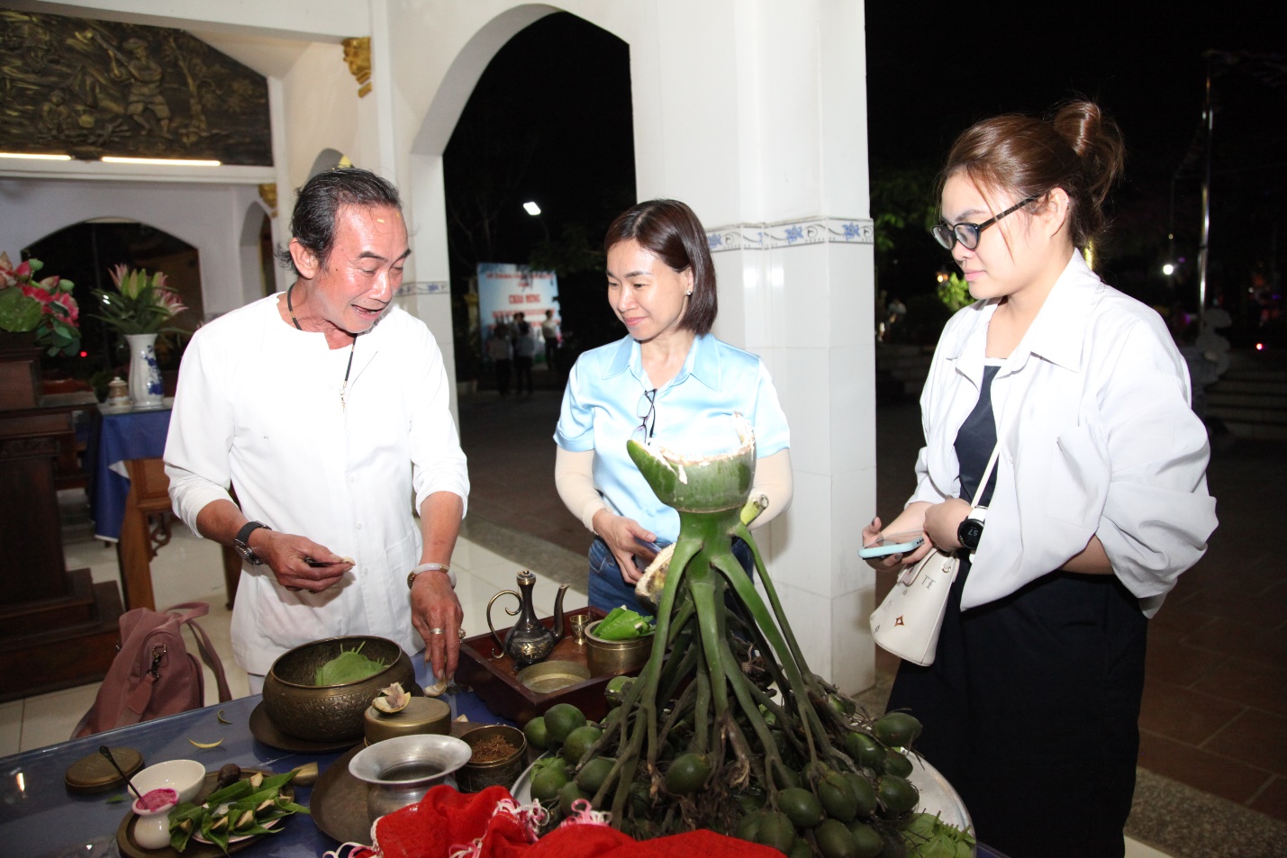 Vietnams nasjonale turistadministrasjon gjennomførte en undersøkelse om utviklingen av landbruks- og bygdeturisme i Mekongdelta-provinsene - Foto 12. Cục Du lịch Quốc gia Việt Nam tổ chức khảo sát phát triển du lịch nông nghiệp - nông thôn tại các tỉnh Đồng bằng sông Cửu Long - Ảnh 12.