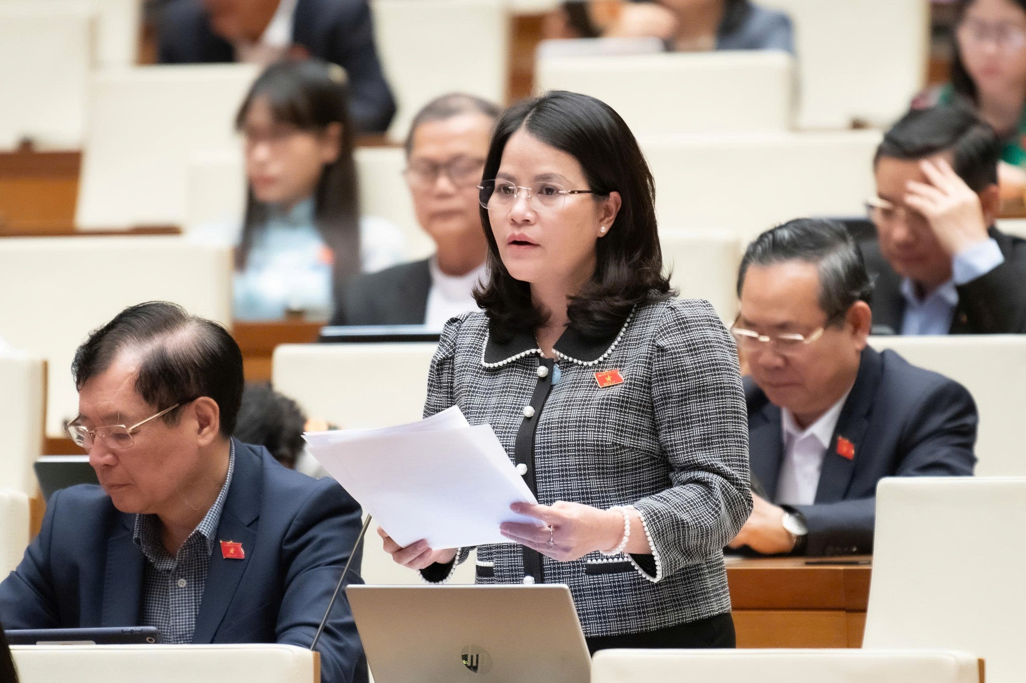 בניית נמל התעופה הבינלאומי ג'יה בין: העברת שרידים היסטוריים ותרבותיים חייבת לשמר את ערכם המקורי - תמונה 2. Xây dựng Cảng hàng không quốc tế Gia Bình: Việc di dời các di tích lịch sử, văn hóa phải bảo tồn giá trị nguyên gốc - Ảnh 2.